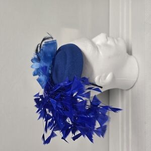 Elegant Blue Fascinator with Feathers